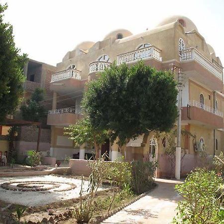 فندق Luxor Light Retreat المظهر الخارجي الصورة